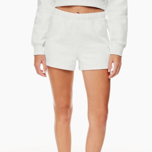 Aritzia TNA Cozy Fleece Perfect Hi-Rise 3" Sweatshort in Heather cloud white - Picture 6 of 11